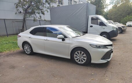 Toyota Camry, 2020 год, 3 000 000 рублей, 2 фотография