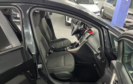 Opel Astra J, 2010 год, 659 000 рублей, 21 фотография