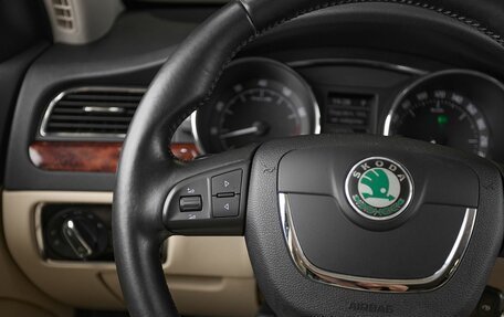 Skoda Superb III рестайлинг, 2012 год, 1 049 000 рублей, 11 фотография