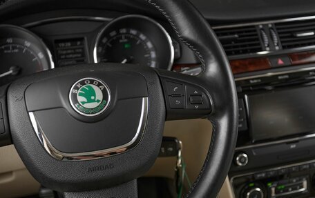 Skoda Superb III рестайлинг, 2012 год, 1 049 000 рублей, 12 фотография