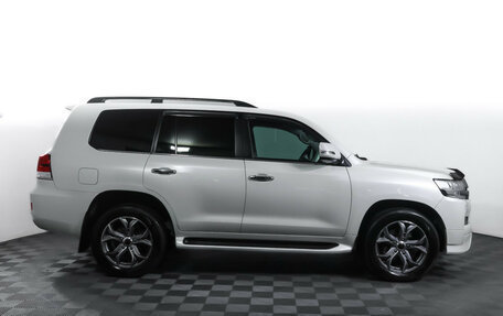 Toyota Land Cruiser 200, 2018 год, 5 800 000 рублей, 4 фотография