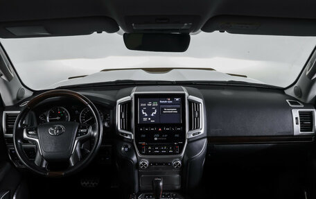 Toyota Land Cruiser 200, 2018 год, 5 800 000 рублей, 14 фотография