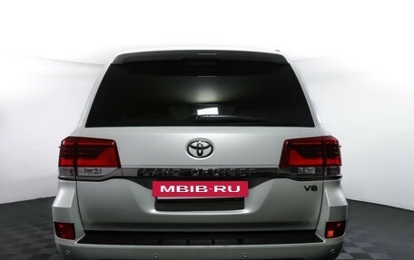 Toyota Land Cruiser 200, 2018 год, 5 800 000 рублей, 6 фотография