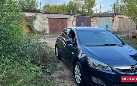 Opel Astra J, 2010 год, 640 000 рублей, 3 фотография