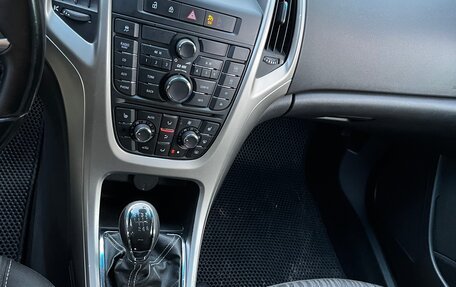 Opel Astra J, 2010 год, 640 000 рублей, 11 фотография