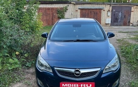 Opel Astra J, 2010 год, 640 000 рублей, 4 фотография