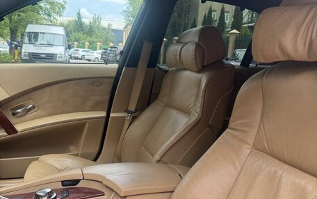 BMW 5 серия, 2005 год, 1 070 000 рублей, 18 фотография
