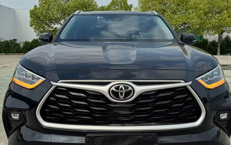 Toyota Highlander, 2024 год, 4 356 061 рублей, 2 фотография