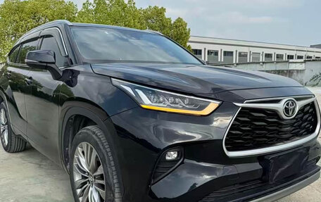 Toyota Highlander, 2024 год, 4 356 061 рублей, 3 фотография