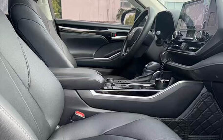 Toyota Highlander, 2024 год, 4 356 061 рублей, 8 фотография