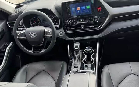Toyota Highlander, 2024 год, 4 356 061 рублей, 7 фотография