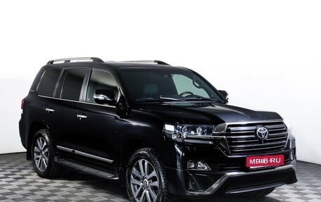 Toyota Land Cruiser 200, 2017 год, 7 600 000 рублей, 3 фотография