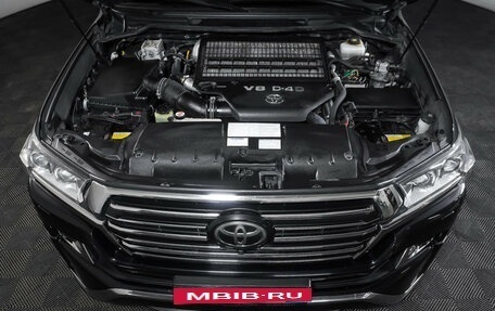 Toyota Land Cruiser 200, 2017 год, 7 600 000 рублей, 9 фотография