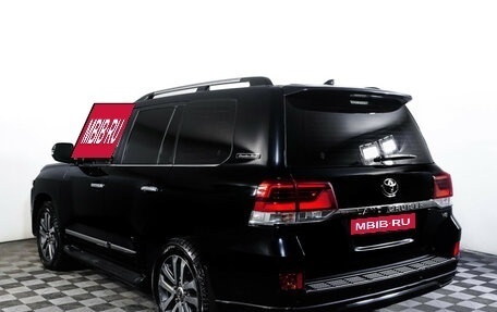 Toyota Land Cruiser 200, 2017 год, 7 600 000 рублей, 7 фотография