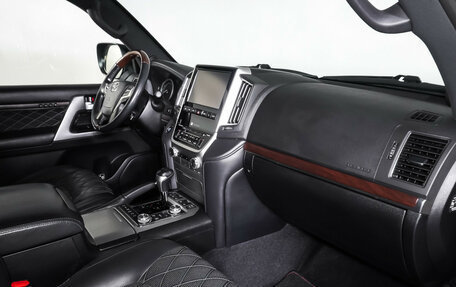 Toyota Land Cruiser 200, 2017 год, 7 600 000 рублей, 11 фотография