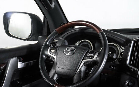 Toyota Land Cruiser 200, 2017 год, 7 600 000 рублей, 17 фотография