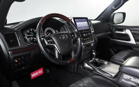 Toyota Land Cruiser 200, 2017 год, 7 600 000 рублей, 15 фотография