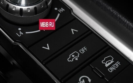 Toyota Land Cruiser 200, 2017 год, 7 600 000 рублей, 25 фотография