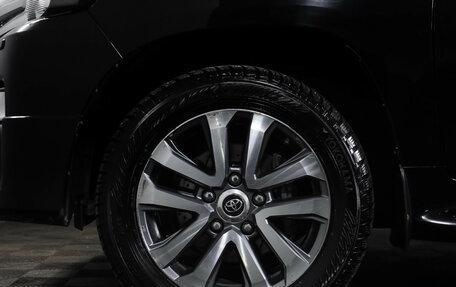 Toyota Land Cruiser 200, 2017 год, 7 600 000 рублей, 33 фотография