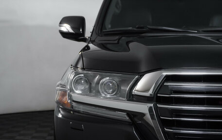 Toyota Land Cruiser 200, 2017 год, 7 600 000 рублей, 32 фотография