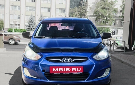 Hyundai Solaris II рестайлинг, 2011 год, 560 000 рублей, 2 фотография