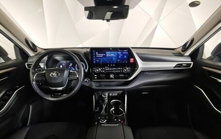 Toyota Highlander, 2023 год, 4 760 000 рублей, 14 фотография