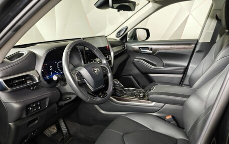 Toyota Highlander, 2023 год, 4 760 000 рублей, 19 фотография