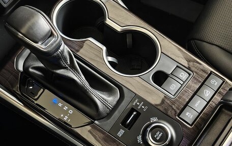 Toyota Highlander, 2023 год, 4 760 000 рублей, 27 фотография