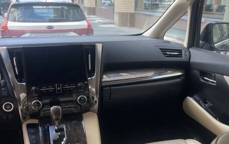 Toyota Alphard III, 2021 год, 6 500 000 рублей, 3 фотография