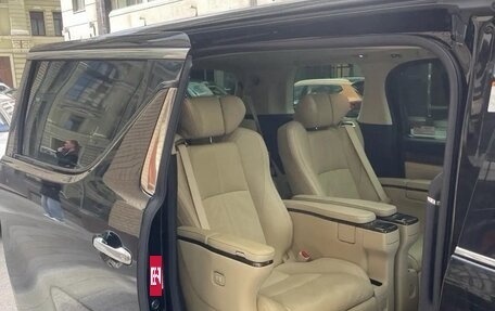 Toyota Alphard III, 2021 год, 6 500 000 рублей, 10 фотография