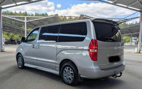 Hyundai Grand Starex Grand Starex I рестайлинг 2, 2011 год, 1 450 000 рублей, 2 фотография