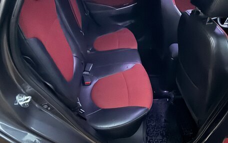 Hyundai Solaris II рестайлинг, 2011 год, 645 000 рублей, 10 фотография