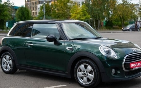 MINI Hatch, 2017 год, 1 390 000 рублей, 3 фотография