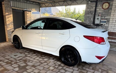 Hyundai Solaris II рестайлинг, 2016 год, 1 250 000 рублей, 3 фотография
