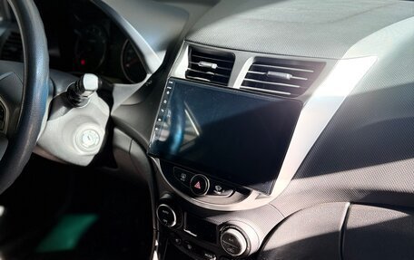 Hyundai Solaris II рестайлинг, 2016 год, 1 250 000 рублей, 11 фотография