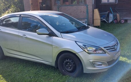 Hyundai Solaris II рестайлинг, 2015 год, 730 000 рублей, 14 фотография