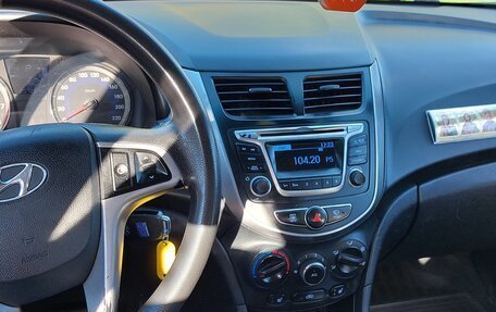 Hyundai Solaris II рестайлинг, 2015 год, 730 000 рублей, 7 фотография