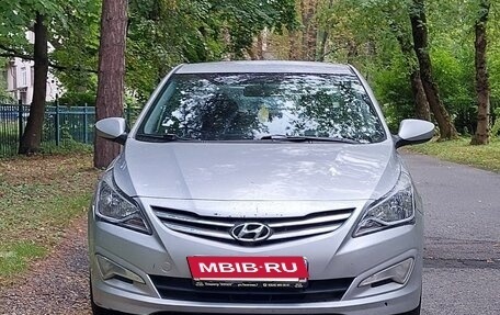 Hyundai Solaris II рестайлинг, 2015 год, 730 000 рублей, 3 фотография