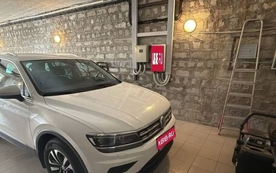 Volkswagen Tiguan II, 2019 год, 2 300 000 рублей, 1 фотография