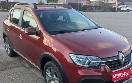 Renault Sandero II рестайлинг, 2021 год, 1 388 000 рублей, 2 фотография
