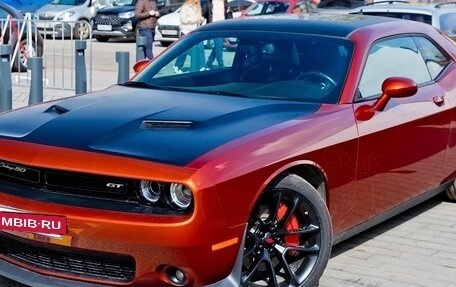 Dodge Challenger III рестайлинг 2, 2020 год, 5 900 000 рублей, 3 фотография