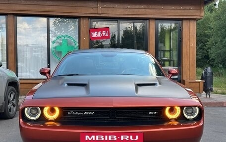 Dodge Challenger III рестайлинг 2, 2020 год, 5 900 000 рублей, 5 фотография