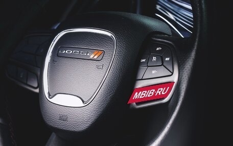 Dodge Challenger III рестайлинг 2, 2020 год, 5 900 000 рублей, 27 фотография