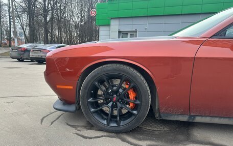 Dodge Challenger III рестайлинг 2, 2020 год, 5 900 000 рублей, 40 фотография