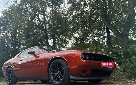 Dodge Challenger III рестайлинг 2, 2020 год, 5 900 000 рублей, 31 фотография