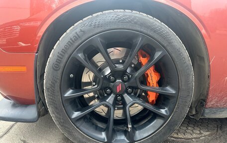Dodge Challenger III рестайлинг 2, 2020 год, 5 900 000 рублей, 36 фотография
