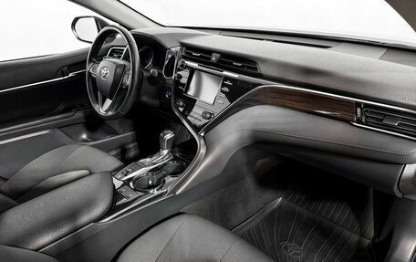 Toyota Camry, 2019 год, 2 165 000 рублей, 13 фотография