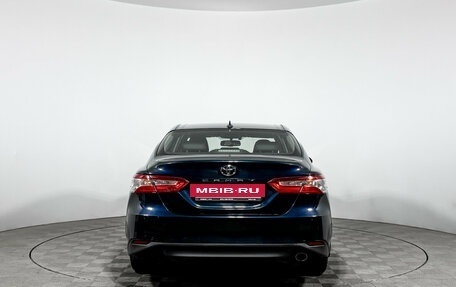 Toyota Camry, 2019 год, 2 165 000 рублей, 6 фотография