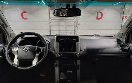 Toyota Land Cruiser Prado 150 рестайлинг 2, 2011 год, 1 900 000 рублей, 17 фотография