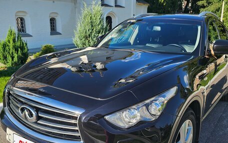 Infiniti QX70, 2013 год, 2 150 000 рублей, 12 фотография
